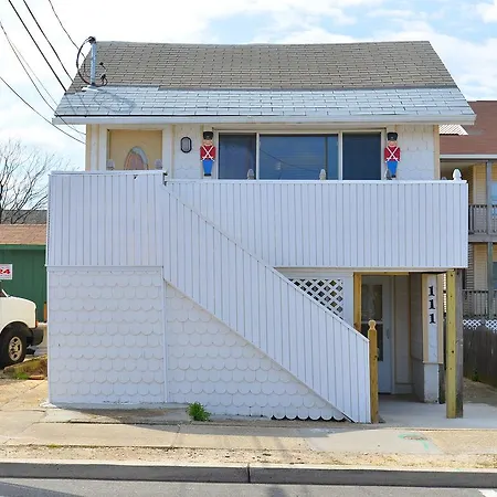 Shore Beach Houses - 111 Lincoln Ave